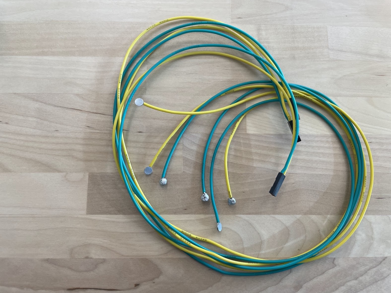 https://crizq.com/_app/immutable/assets/zinc-electrodes.C2yCeKdj.jpeg